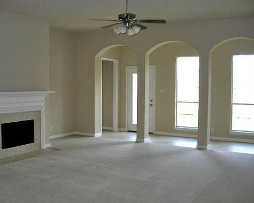 2nd image of 1704 Oak Wind