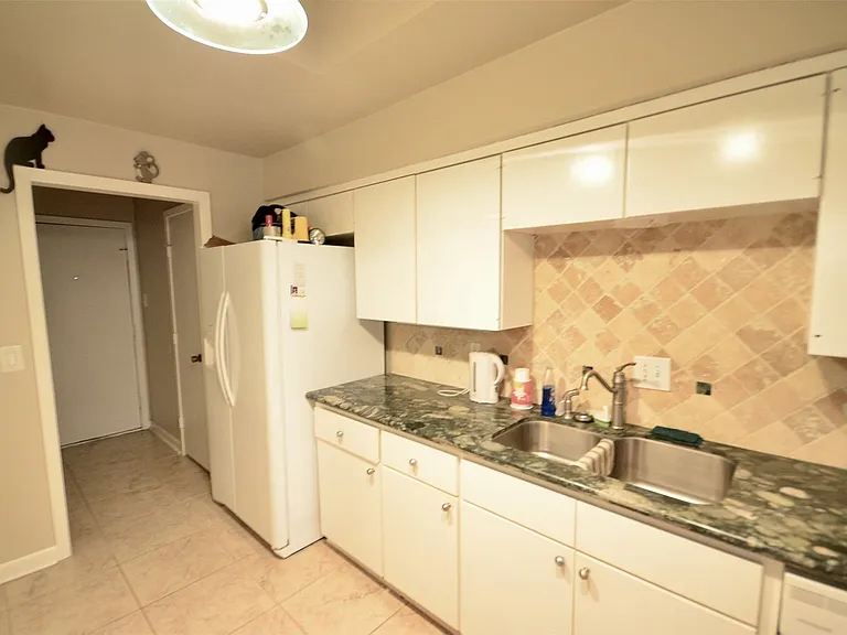 7655 S Braeswood Blvd #26 — Photo 11