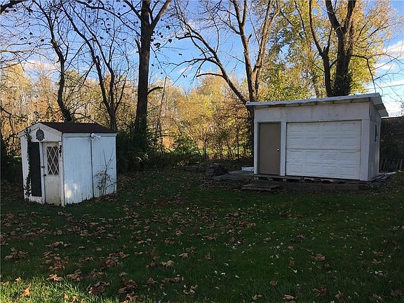 3rd image of 210 Beach Dr