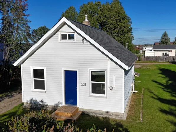 531 65th St, Edson, AB T7E 1M2