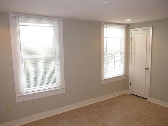3rd image of 254 Audubon St