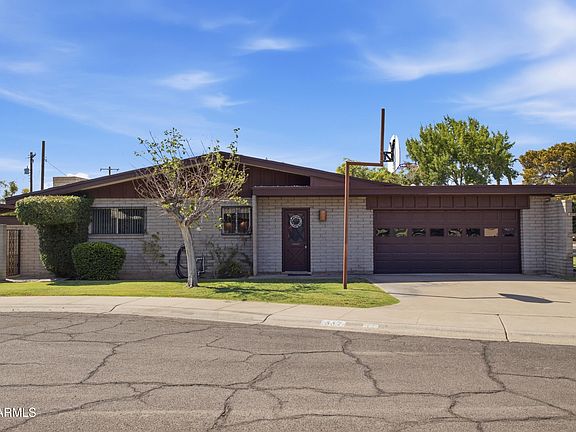 2nd image of 337 E GENEVA Drive