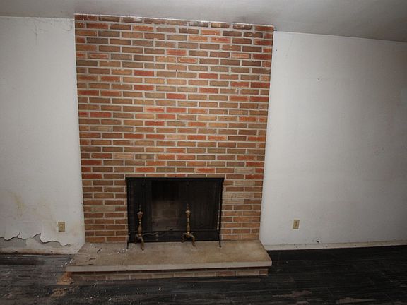 5th image of 1115 W Nebraska Ave