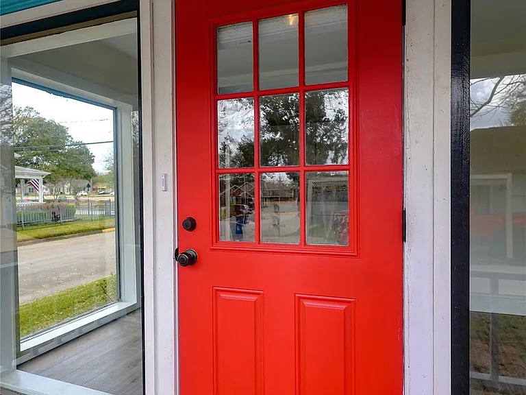 602 Higgins St — Photo 37