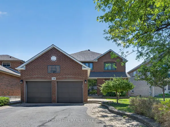 38 Crystal Dr, Richmond Hill, ON L4C 7Y4