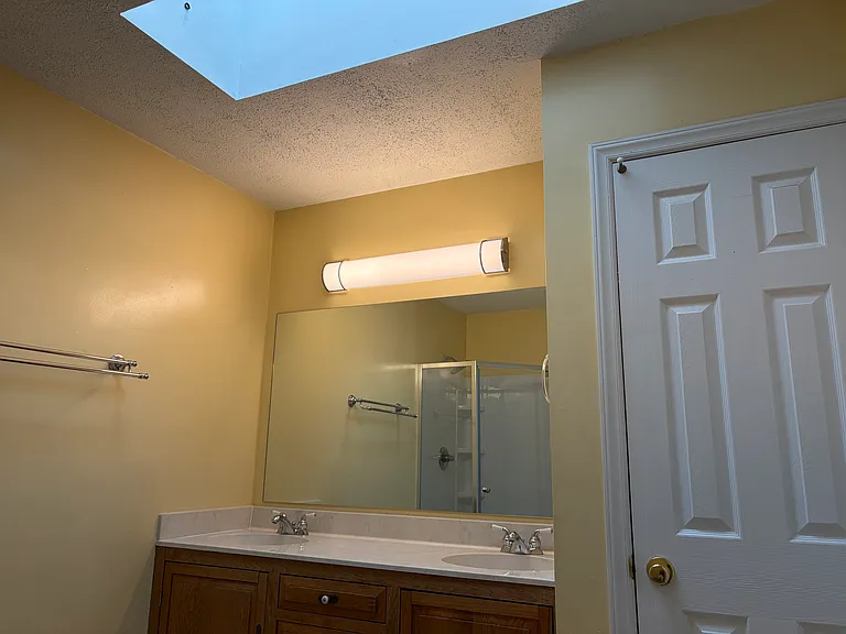 20 Spring Dr — Photo 8