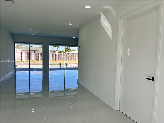 5th image of 437 Sailboat Cir