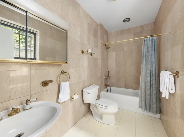 111 East 61st Street TOWNHO image 17 of 17