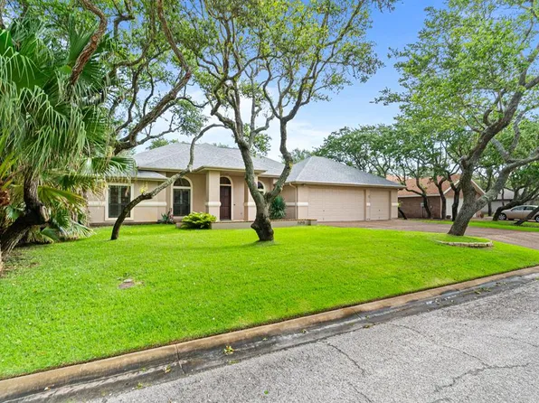 103 Forest Hls, Rockport, TX 78382