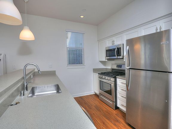 5th image of 318 Micheltorena St #C