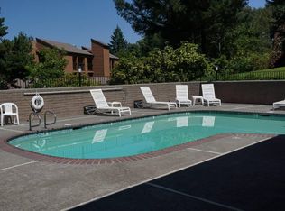 80 Oswego Smt, Lake Oswego, OR 97035