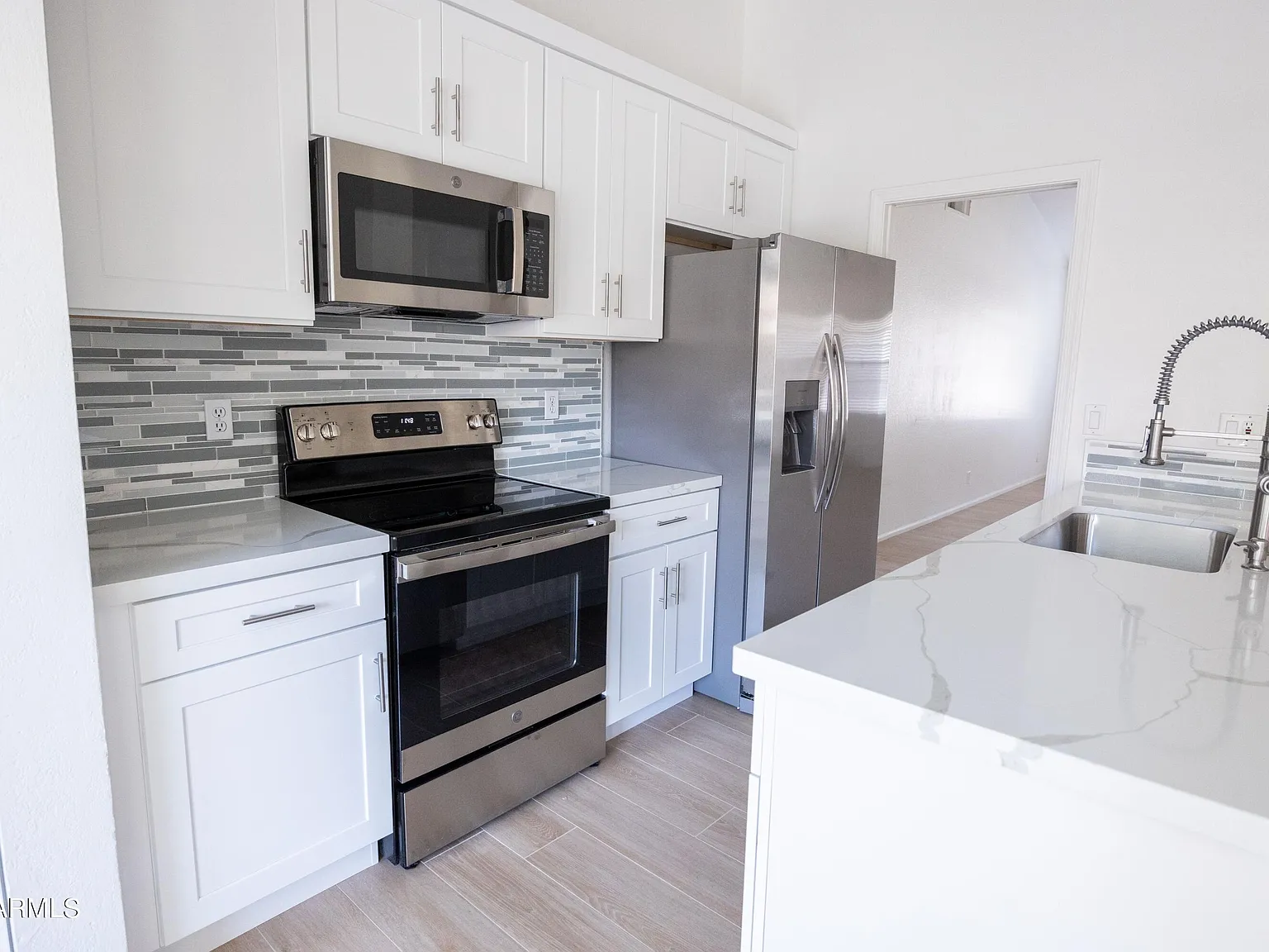 4 bed, 2.0 bath, 1722 sqft, $2,500 — Photo 3
