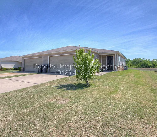 5807 N 34th St Photo 1