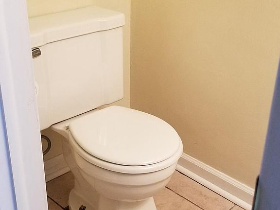 4th image of 26700 Franklin Pointe Dr #1