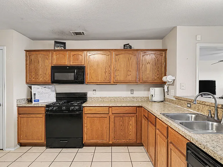 3608 Dove Ln — Photo 9