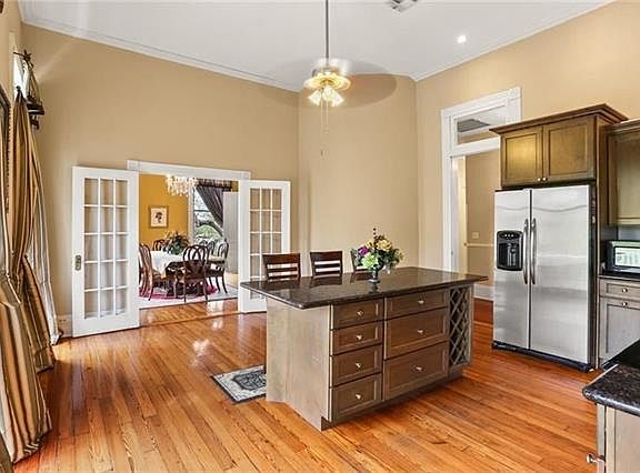 3rd image of 1034 Napoleon Ave