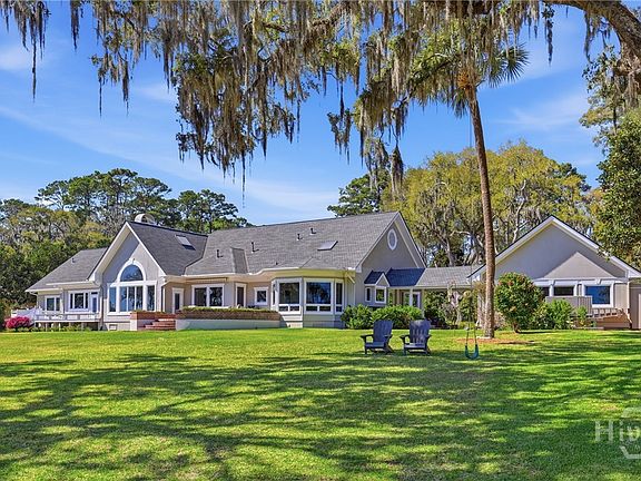 3rd image of 324 Bradley Point Road