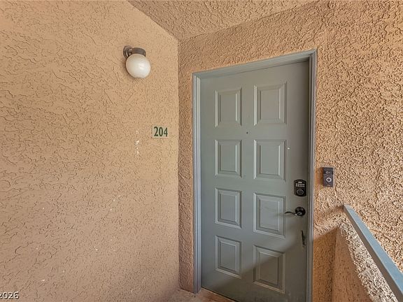 5th image of 220 Mission Newport Ln APT 204