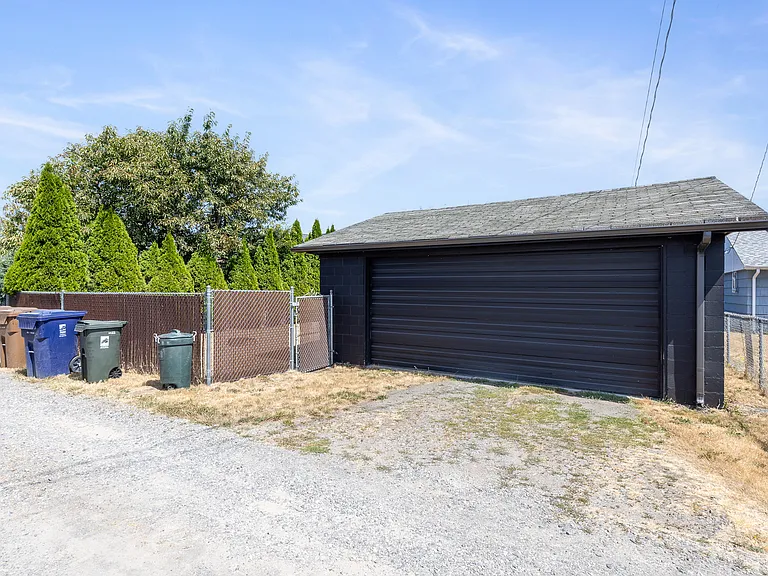 7026 S Prospect St — Photo 17