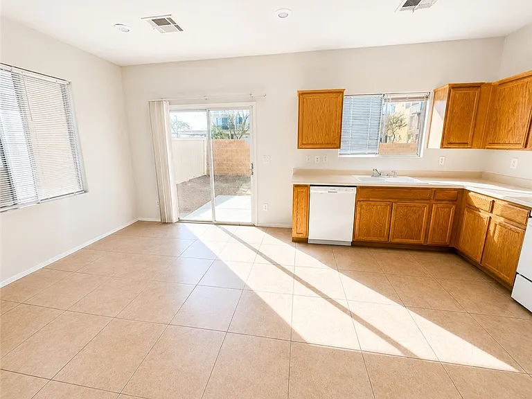 6247 Barton Manor St — Photo 4