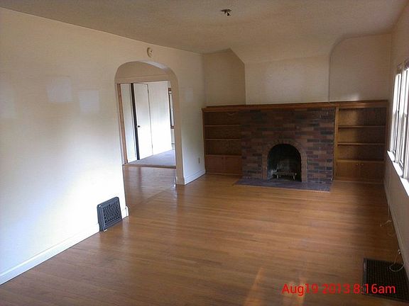 3rd image of 801 W Thomas St