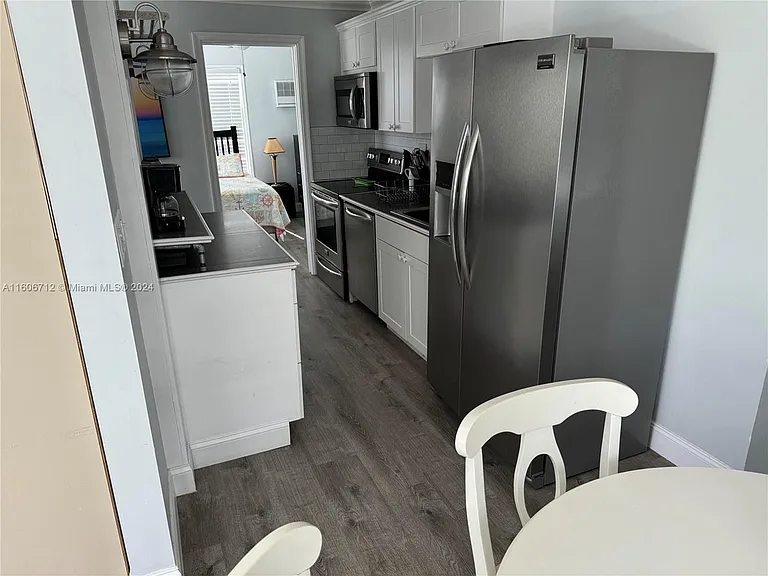 57 NE 24th St #65-B — Photo 4