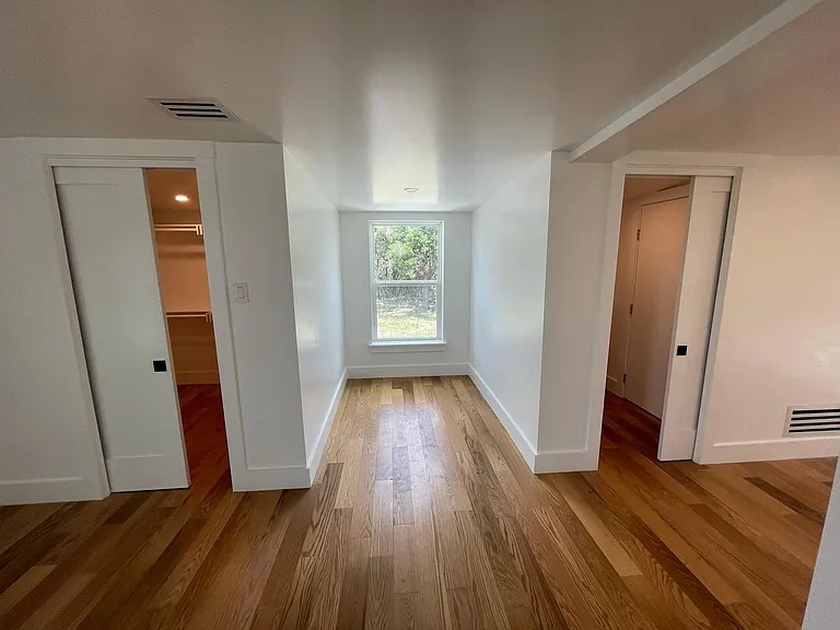 31 Heathrow Ln — Photo 23