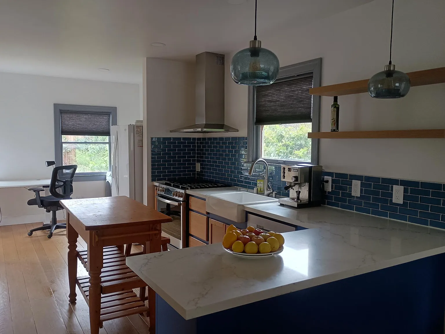 2 bed, 900 sqft, $3,100 — Photo 3