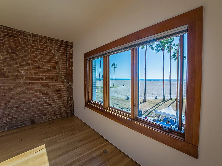 8 Brooks Ave #11 — Photo 4