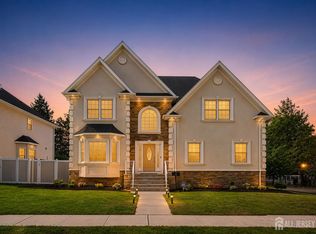 11 Goodrich St, Iselin, NJ 08830