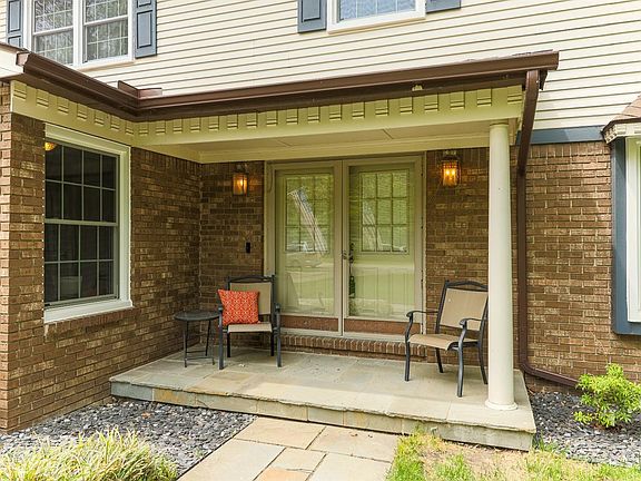 5th image of 1475 Folkstone Ct