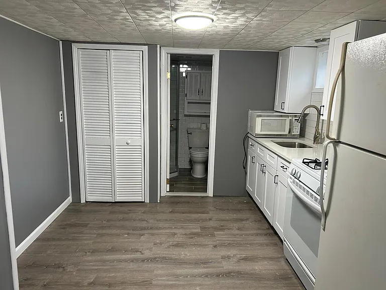 Dolphin Ln — Photo 3