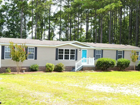 1886 Pelican Point Court SE, Bolivia, NC 28422