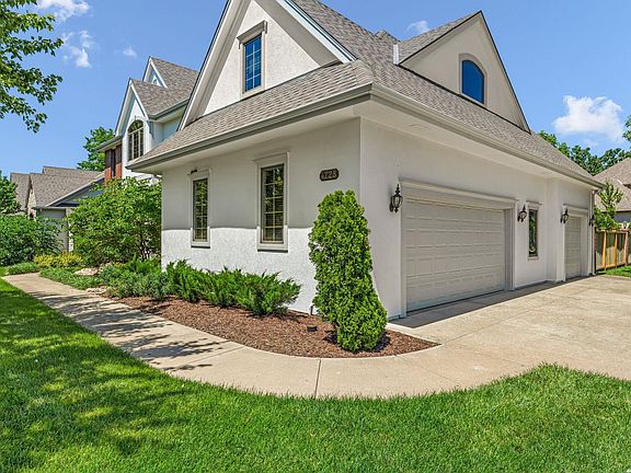3rd image of 4728 Wimbledon Dr