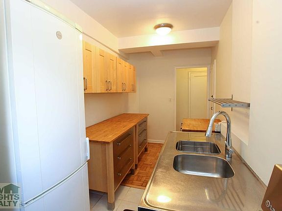5th image of 75 Park Ter E APT D20