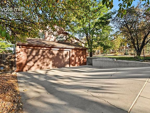 3rd image of 508 Crystal Hills Blvd