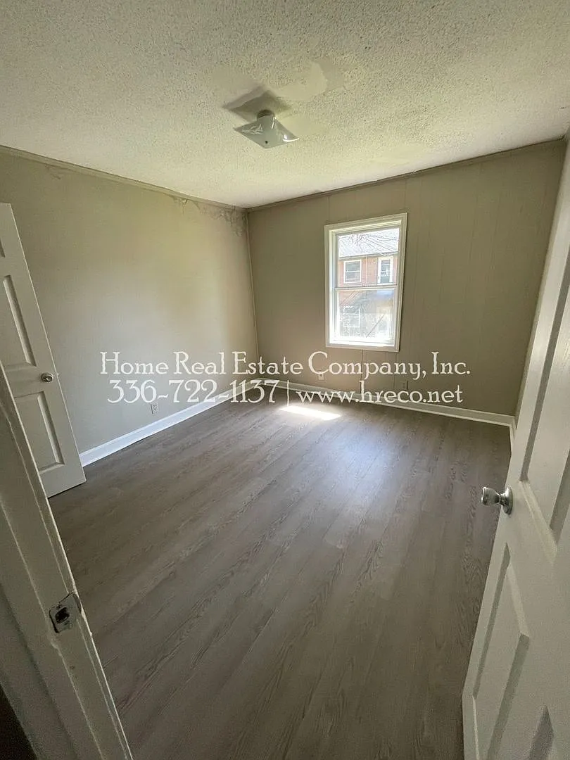 Cambridge Apartments | 615 W. 23rd Street Apt D — Photo 4