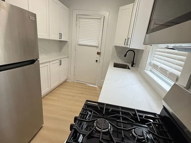 1032 Vaughn St — Photo 20