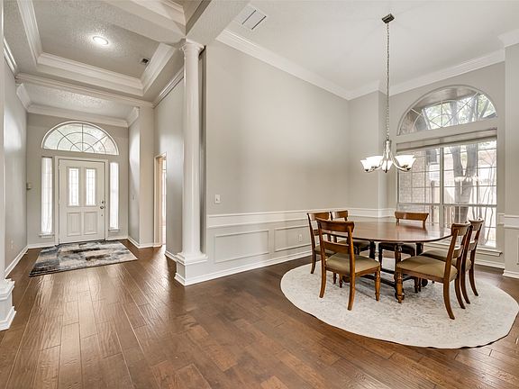 3rd image of 2124 Green Hill Dr
