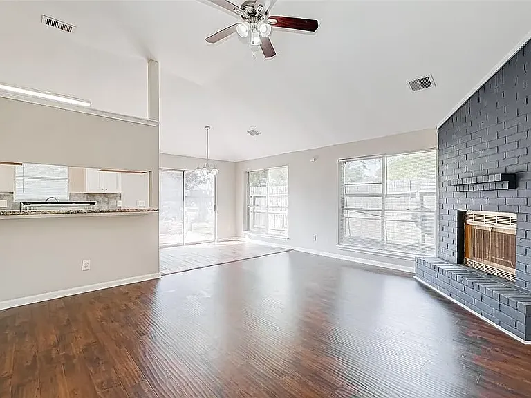 16938 Enchanted Cir E — Photo 3