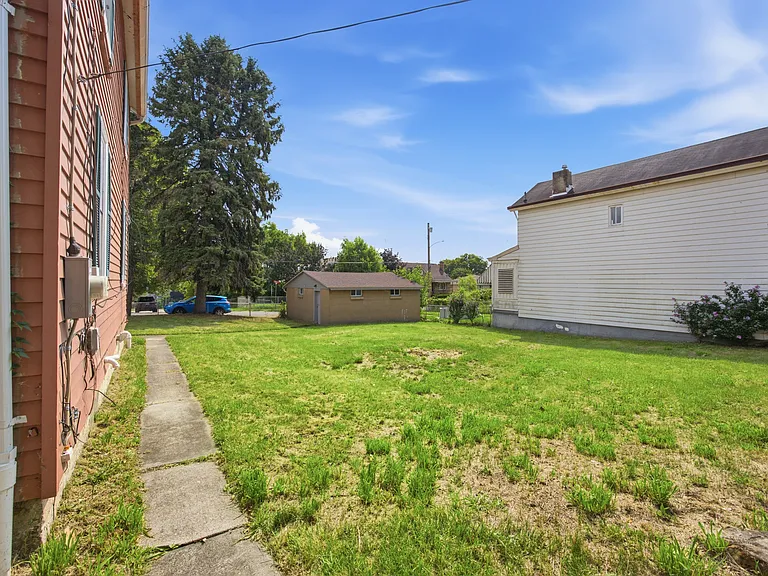 827 Hinnerman St — Photo 21