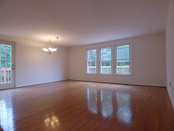5th image of 14466 Black Horse Ct