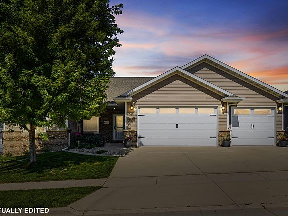 2nd image of 6543 N Cavendish Ln