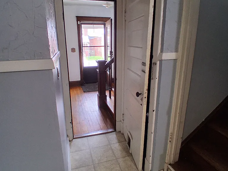 2529 Holmes St — Photo 6