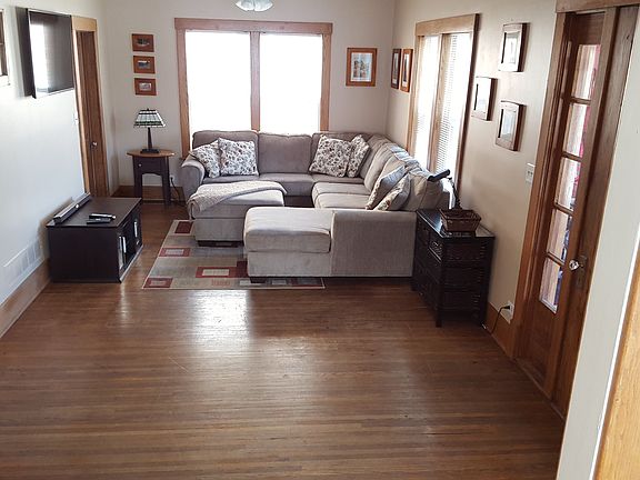 2nd image of 845 Clay St