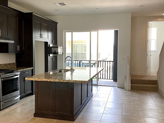 4th image of 37336 Suncrest St