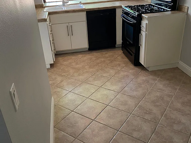 12 Windy Hill Ln — Photo 9