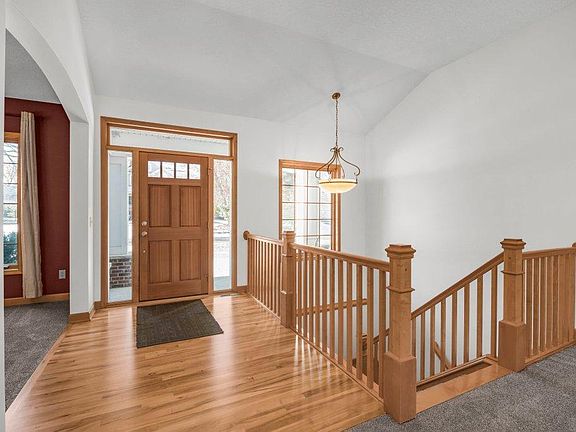 3rd image of 10466 Abbott Dr N