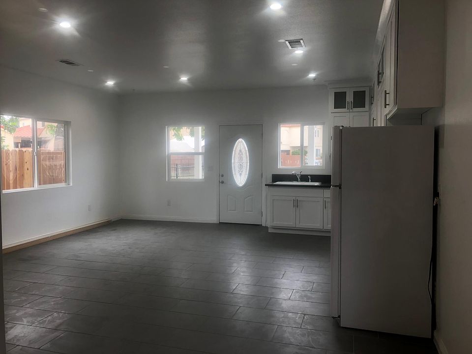 1st image of 10825 Anzac Ave