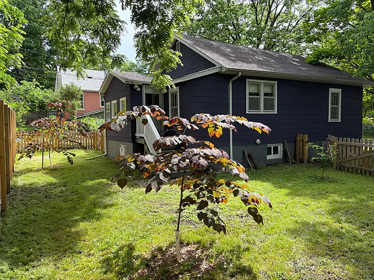 208 Melbourne St — Photo 19